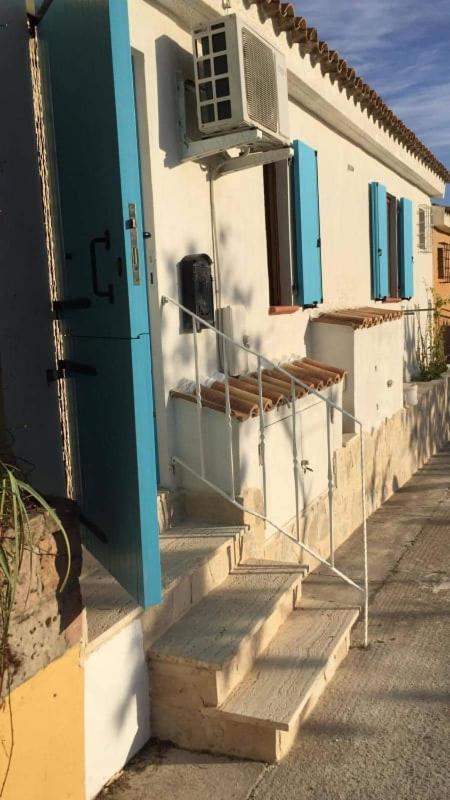 Cara Catherine Geremèas Εξωτερικό φωτογραφία