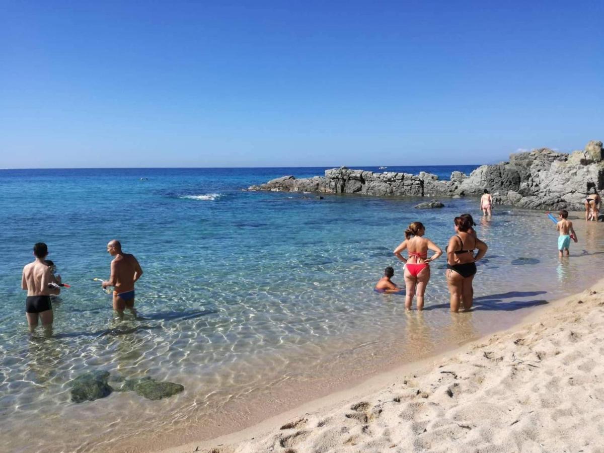 Cara Catherine Geremèas Εξωτερικό φωτογραφία
